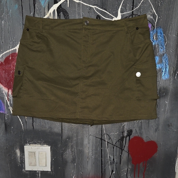 Chic Olive Mini Skirt - Picture 1 of 8